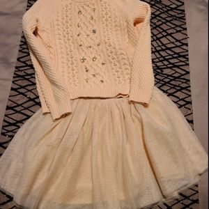 GAP 2pc outfit sweater and skirt. Both size 10